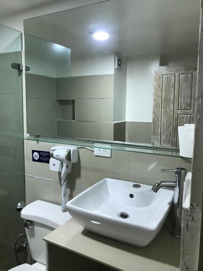 Hotel Hernandez Ctg Картахена Экстерьер фото