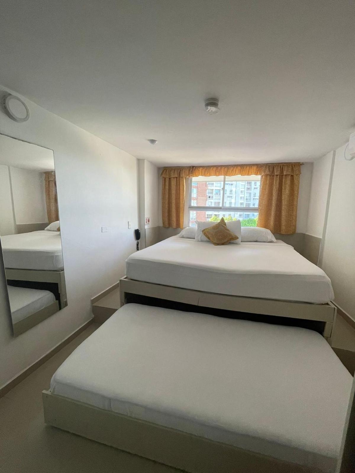 Hotel Hernandez Ctg Картахена Экстерьер фото