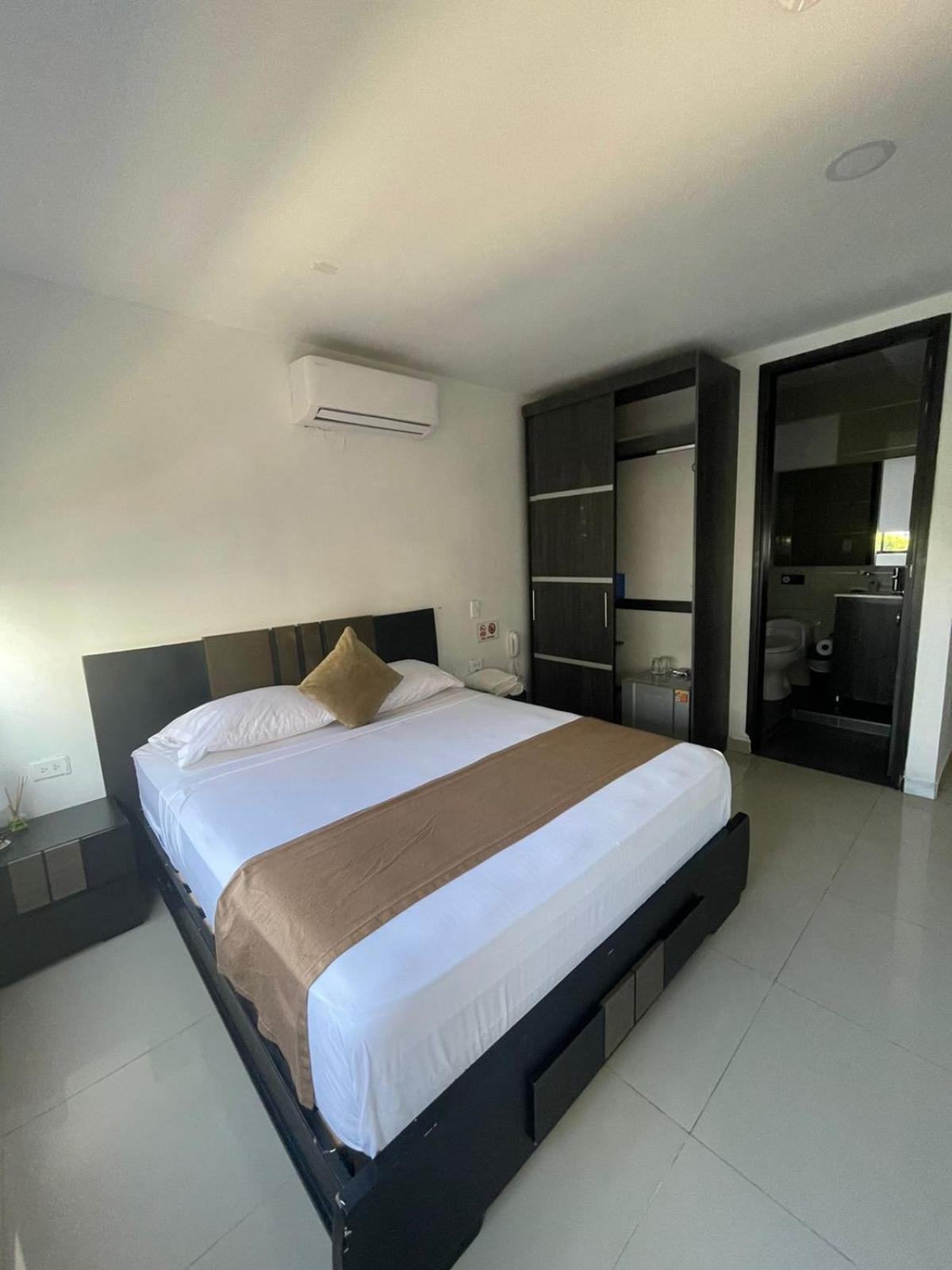 Hotel Hernandez Ctg Картахена Экстерьер фото