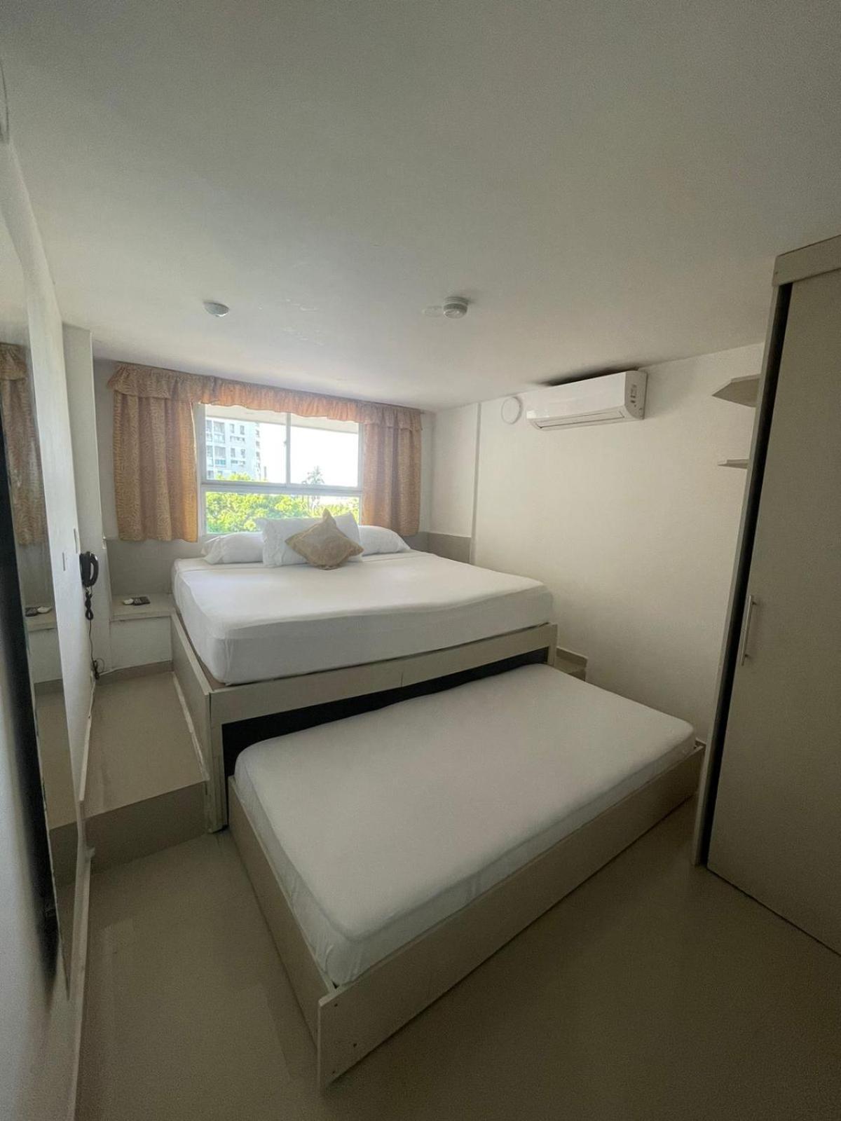 Hotel Hernandez Ctg Картахена Экстерьер фото